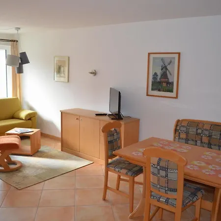 Apartment Geraeumige 2-Zimmer-Wohnung Mit Suedbalkon By Interhome דירה *