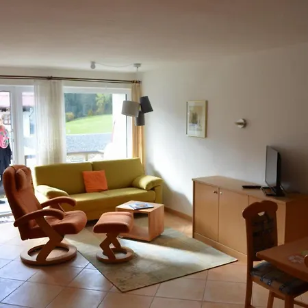Apartment Geraeumige 2-Zimmer-Wohnung Mit Suedbalkon By Interhome דירה