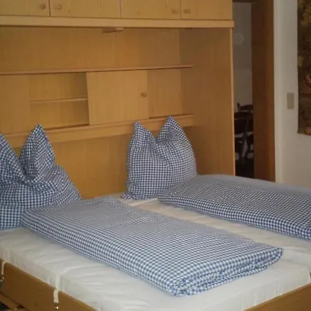 Apartment Geraeumige 2-Zimmer-Wohnung Mit Suedbalkon By Interhome דירה