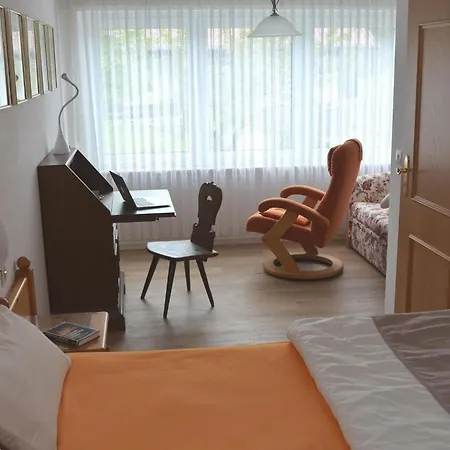 아파트 Geraeumige 2-zimmer-wohnung Mit Suedbalkon By Interhome